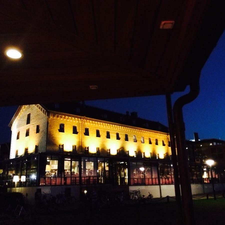 Tree Top Hill - The Old Station House - Bastad Holiday Apartments Exterior foto